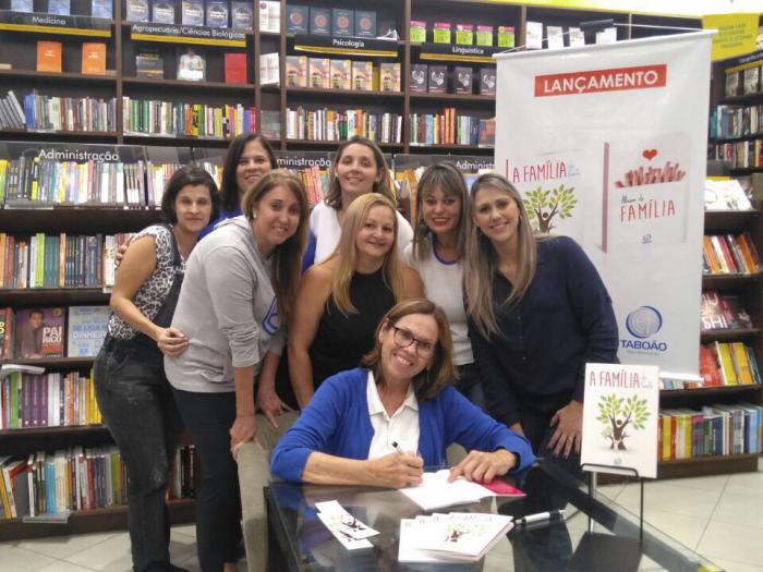 Leia mais sobre o artigo Tarde de Autógrafos