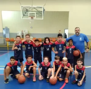 Extracurricular basquete